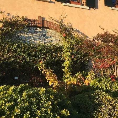 בית חווה Casa San Marco קסטלנואובו דל גארדה