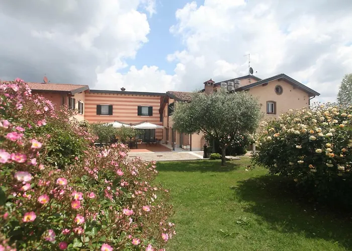 مزرعة للإقامة Casa San Marco كاستلْنْيوفو ديل غارد