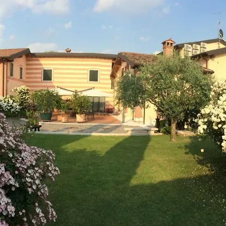 Casa San Marco カステルヌオーヴォ・デル・ガルダ